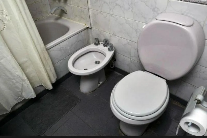 Departamento 3 ambientes. Bolivia esq. Av. Rivadavia.