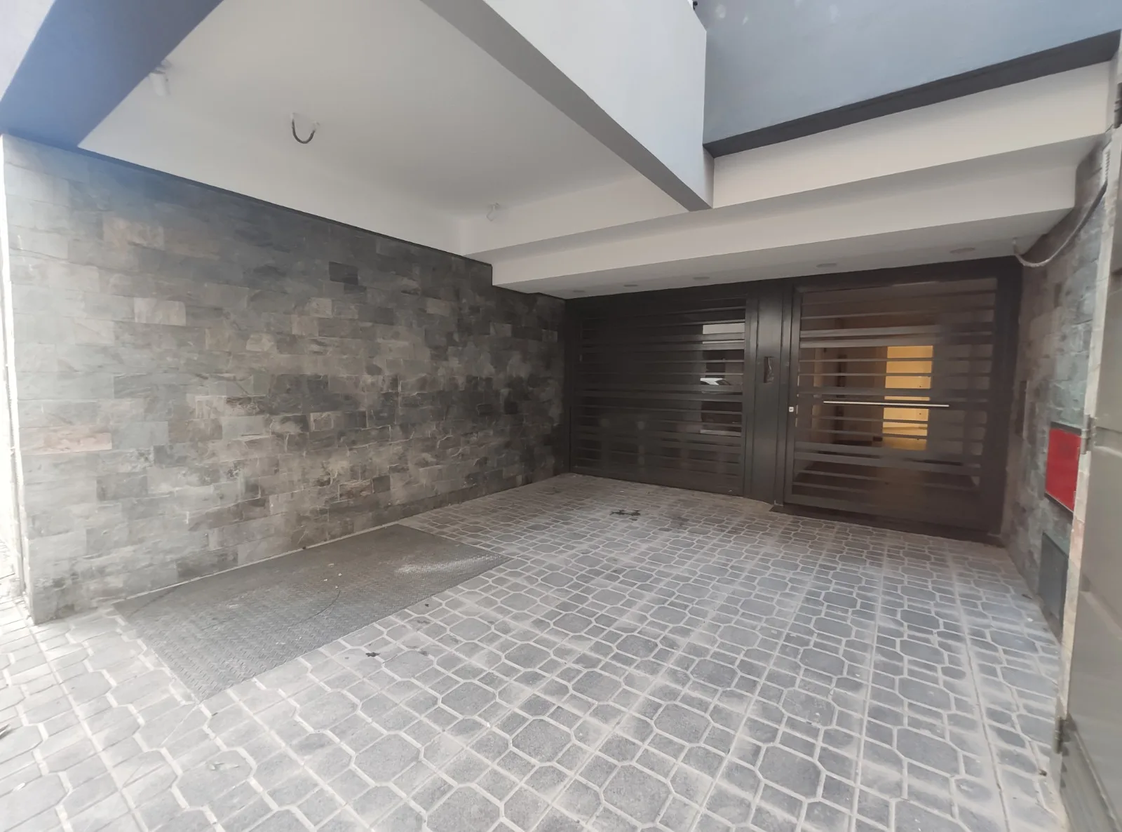 VARELA 39. Dos ambientes 50 m2 con balcón aterrazado.