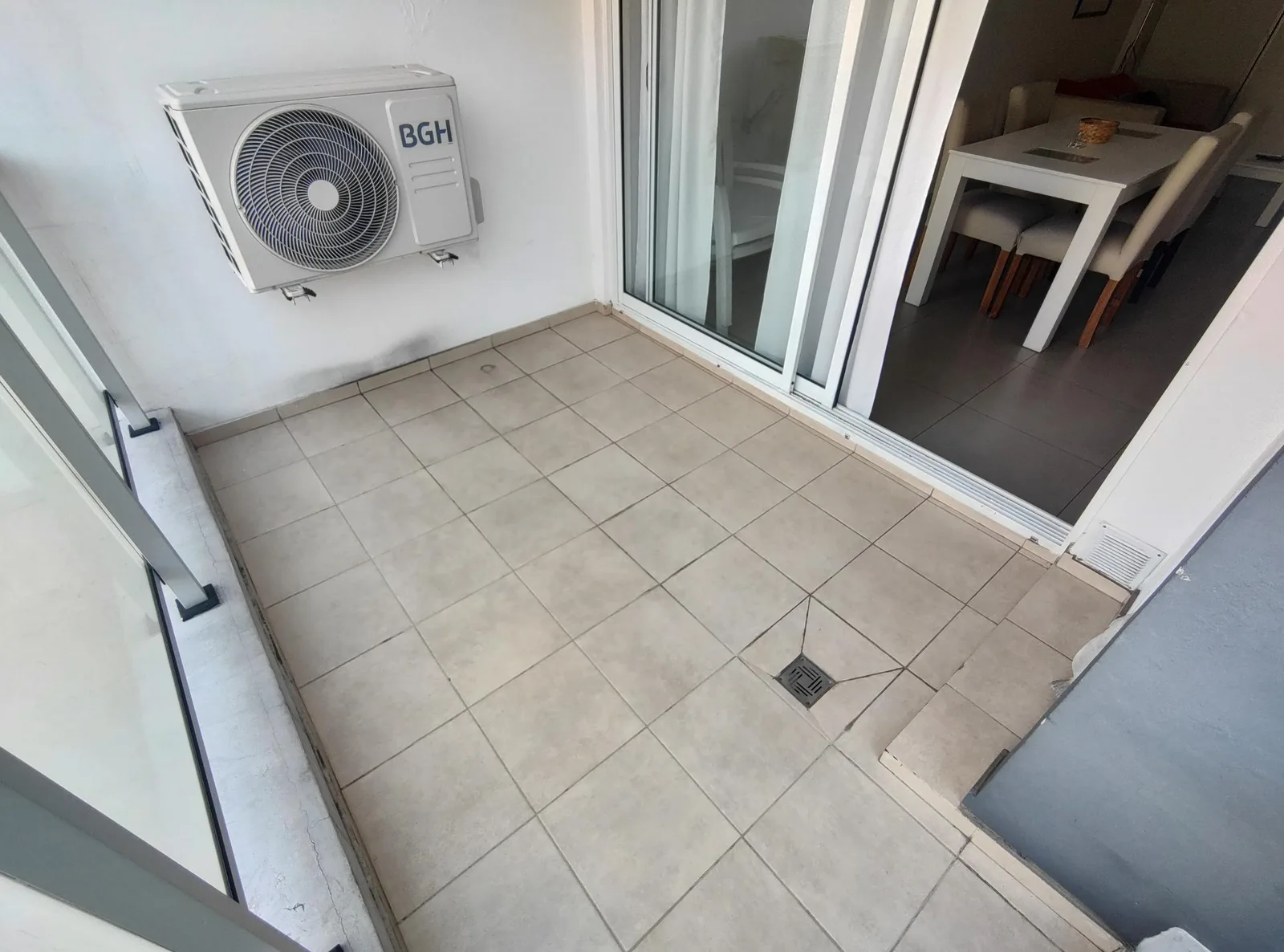 VARELA 39. Dos ambientes 50 m2 con balcón aterrazado.