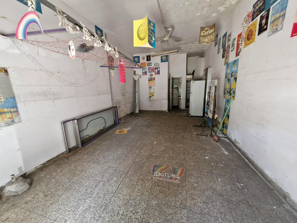 Local sobre Av. Directorio 2800 casi esquina