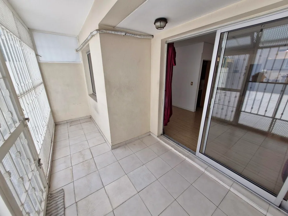 AMPLIO 2 AMBIENTES Y MEDIO CON EXTENSO PATIO - 102m² - A una cuadra de Av. Rivadavia