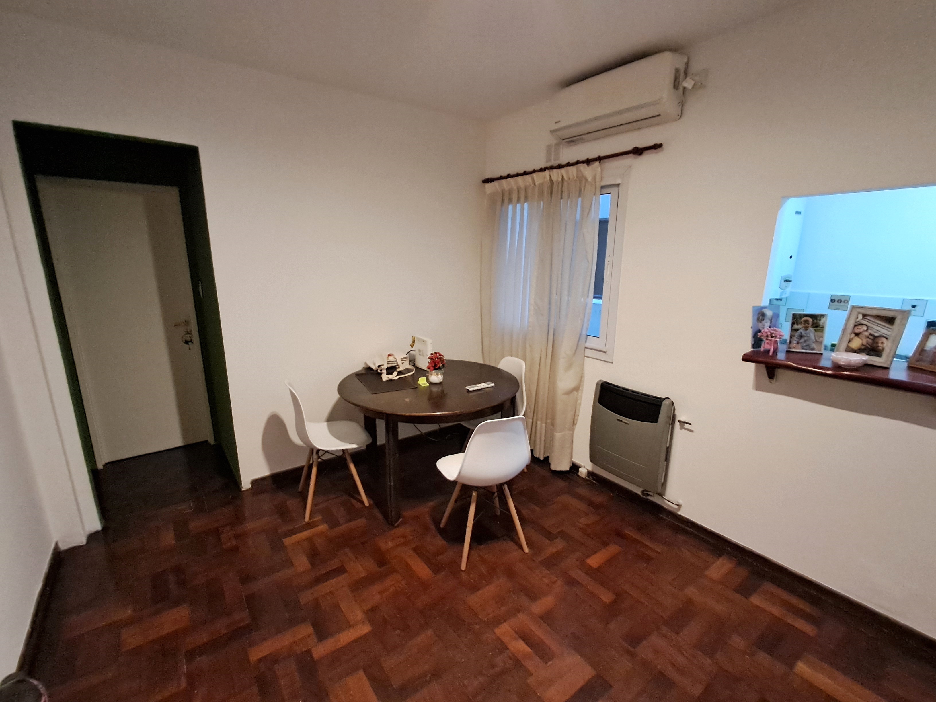 Departamento dos ambientes. Guayaquil 700.