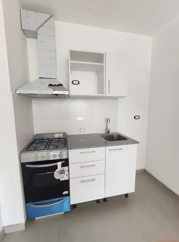 VARELA 39 MONOAMBIENTE CON BALCON
