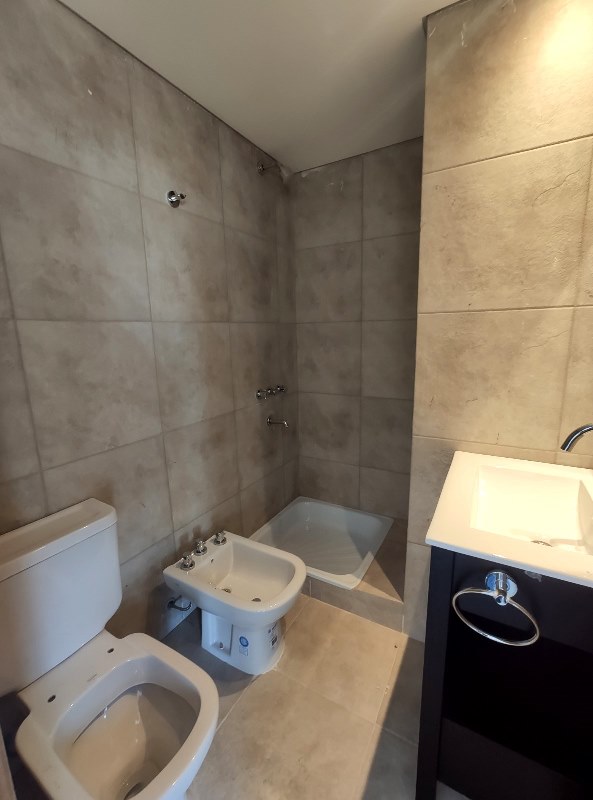 VARELA 39 MONOAMBIENTE CON BALCON