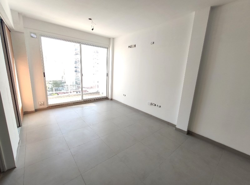 VARELA 39 MONOAMBIENTE CON BALCON