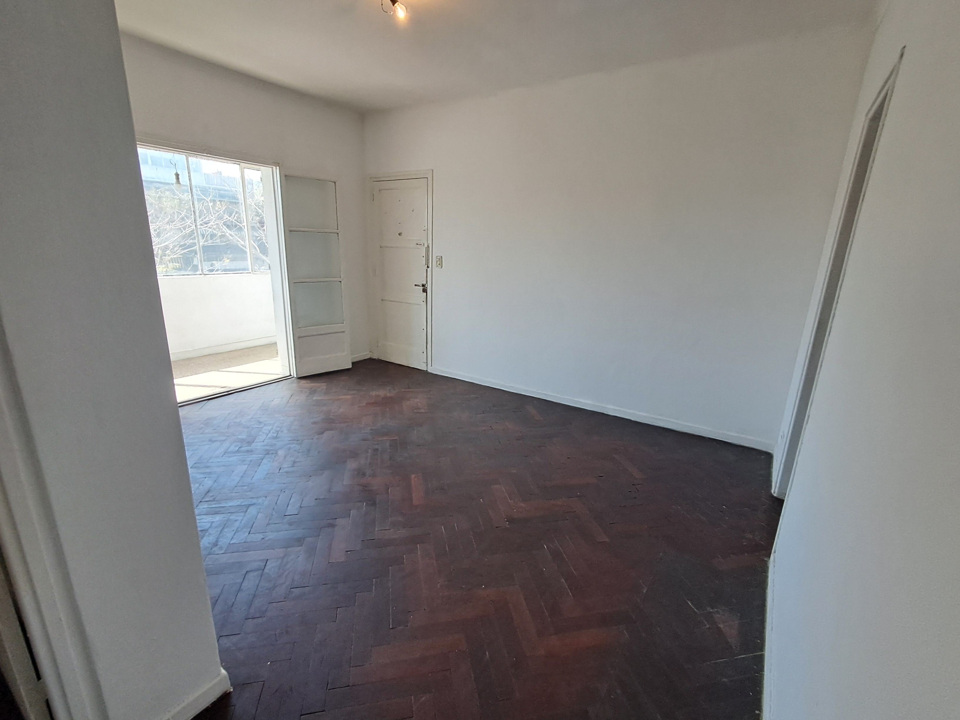 Dpto. de 3 Amb. Av. Constituyentes 6100, Piso 1