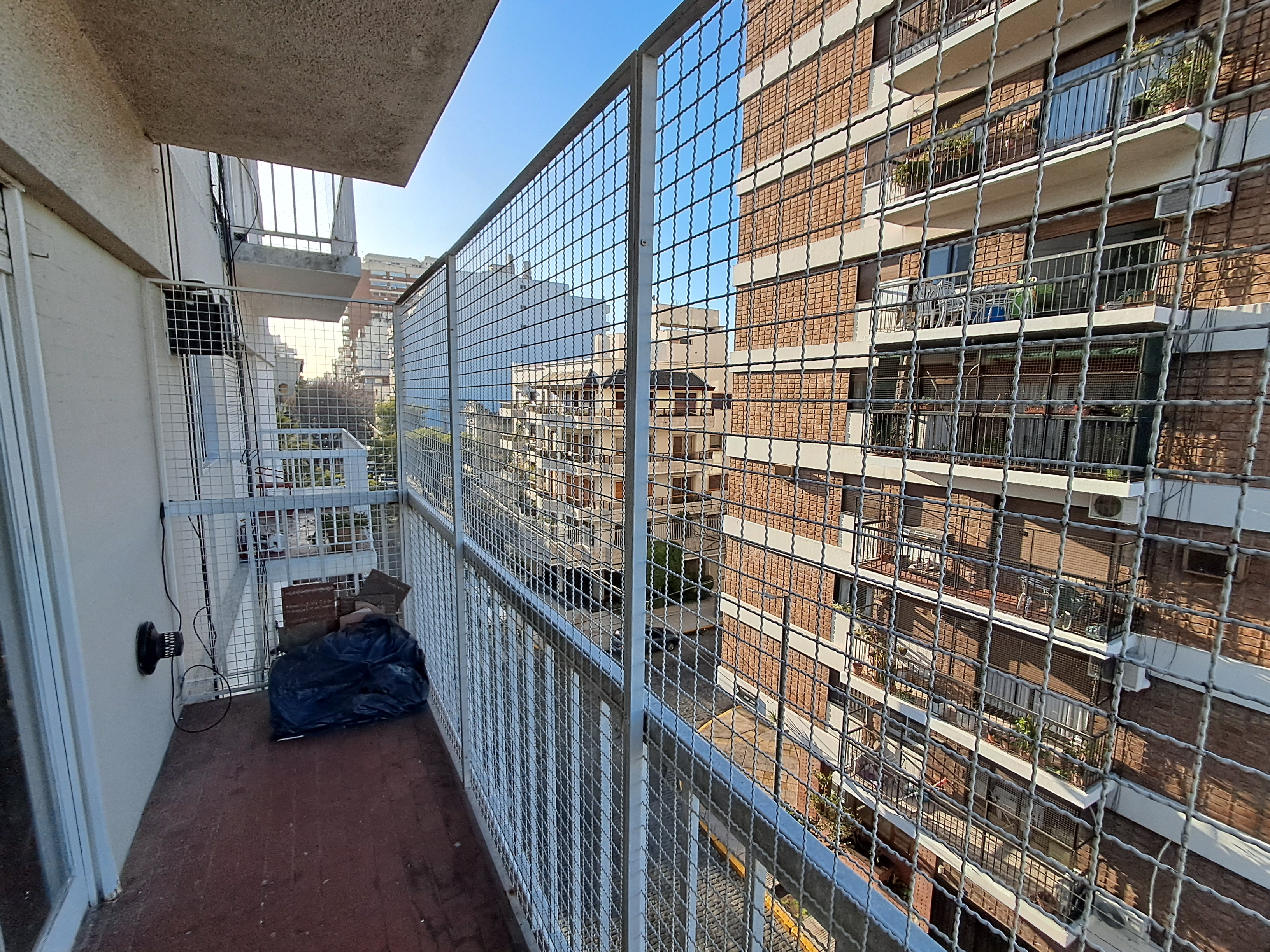 Dos amb. con balcón. Bilbao al 2200.